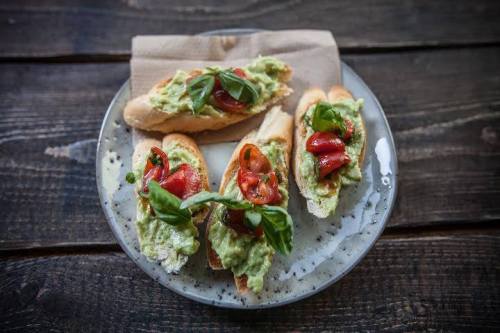 avocado bruschetta