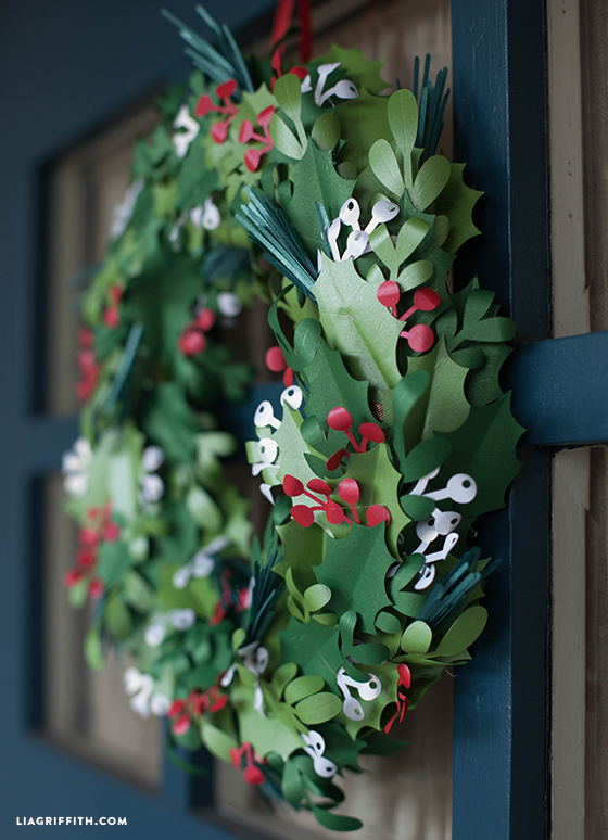 DIY_Paper_Christmas_Wreath