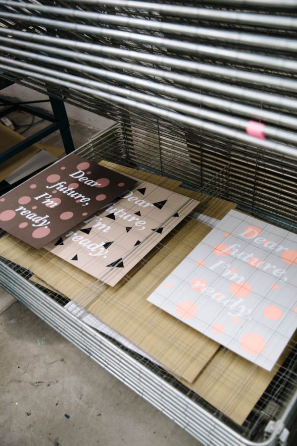 Print screen posters drying