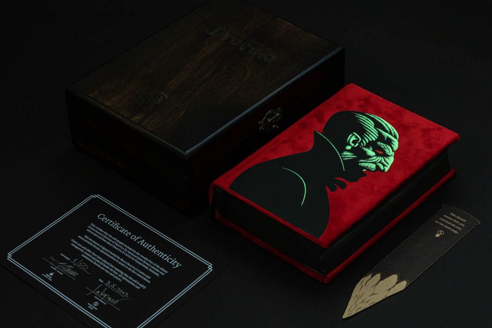 Special edition Dracula by Amaranthine Books