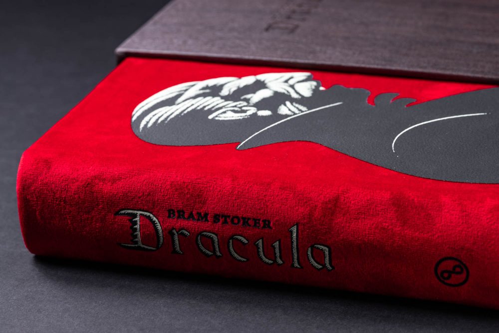 Special edition Dracula by Amaranthine Books