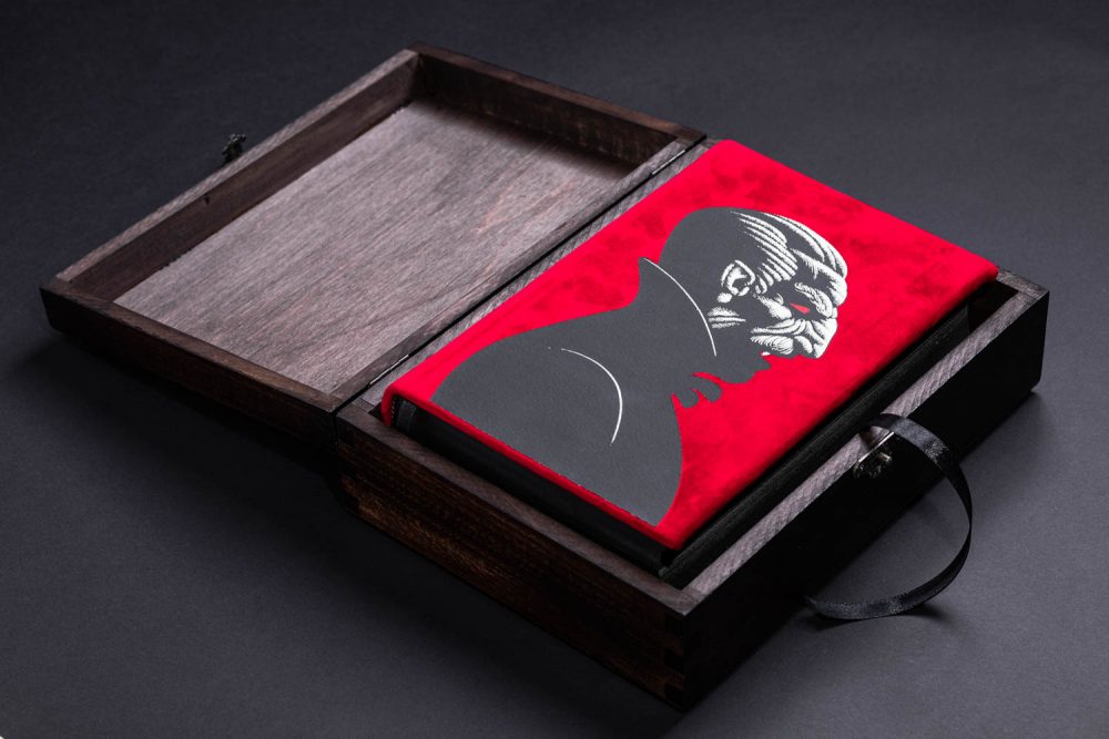 Special edition Dracula by Amaranthine Books