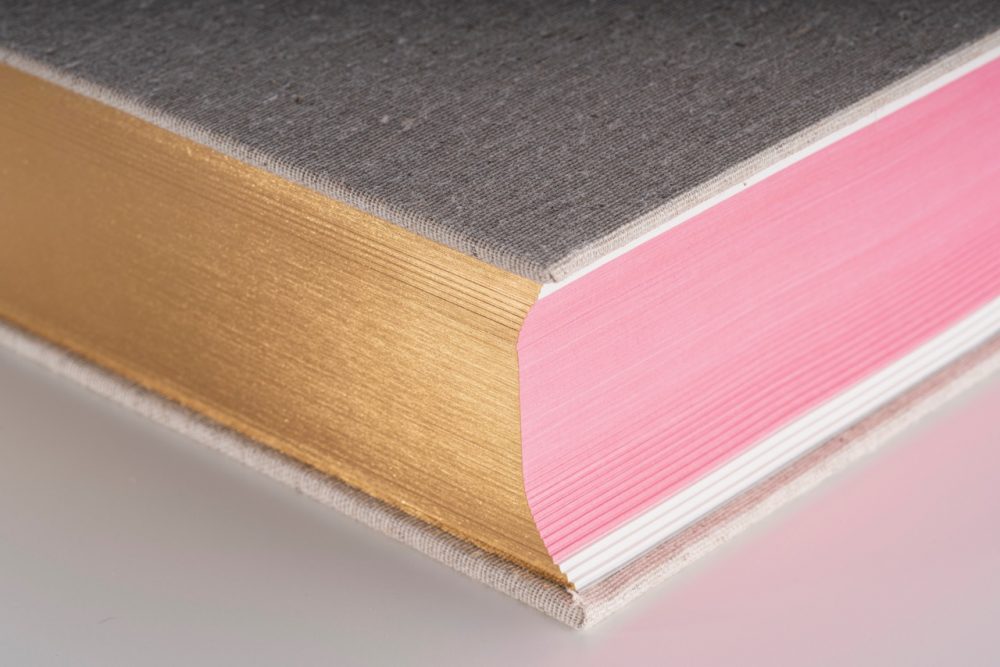 A Pink & Gold Annual Report Inspired by the Financial Times