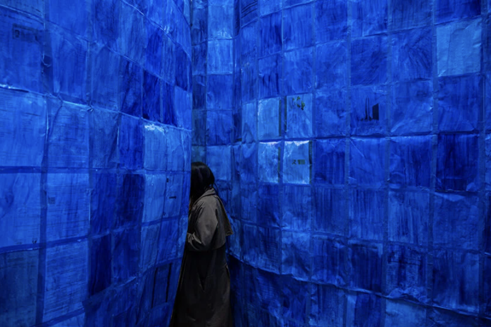 Architecture Firm PALMA's Blue Paper Installation is Made of 1.200 Recycled Papers