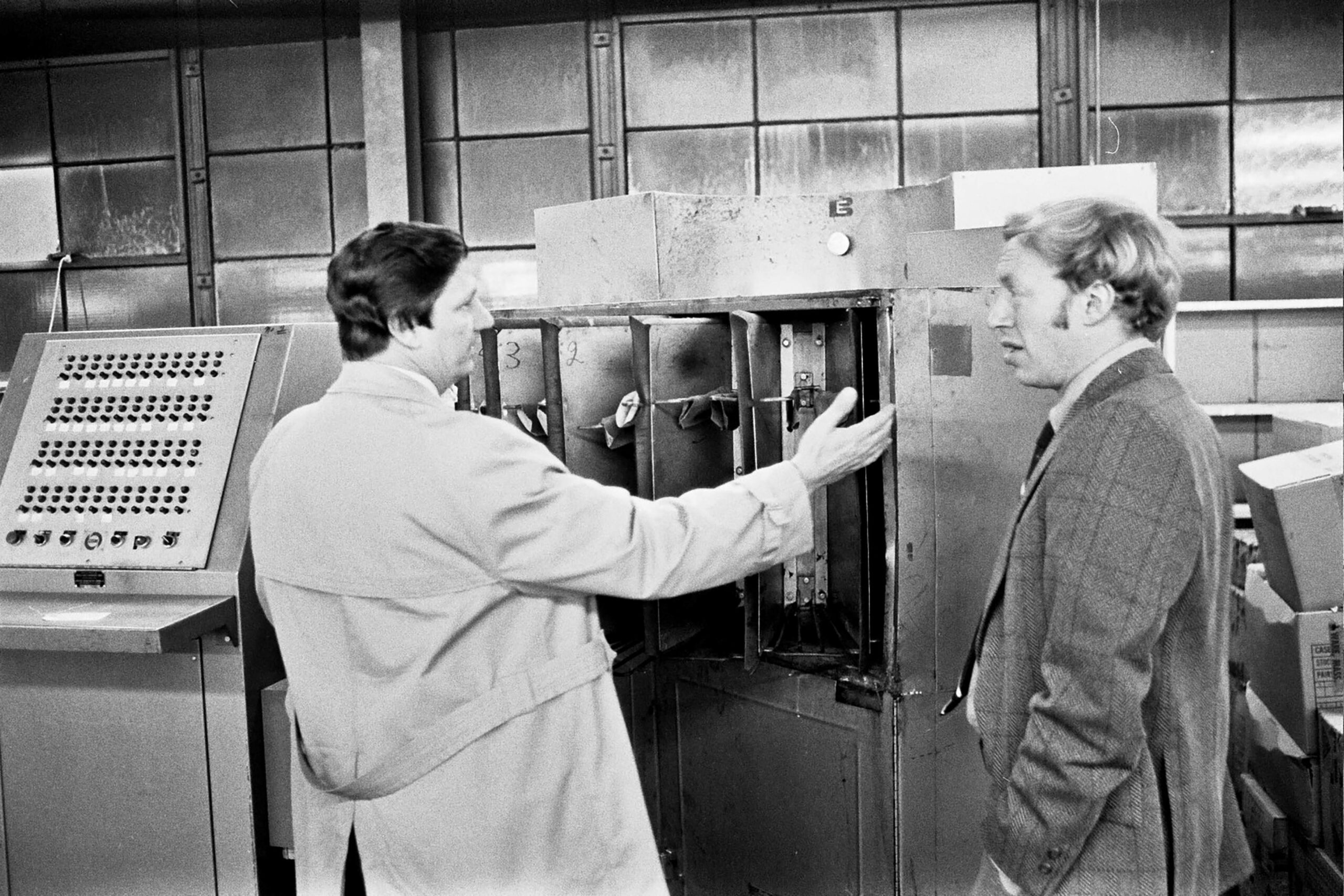 Phil Knight and Bill Giampetro at first Nike plant in Exeter (USA), 1974 © Nike, Inc.